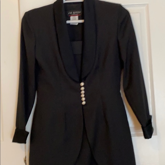 Gorgeous Dress - Picture 4 of 5